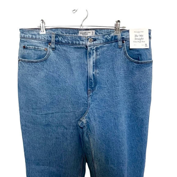 Abercrombie & Fitch The 90s Slim Straight Jeans Light Wash 18 Short NWT - Picture 4 of 8